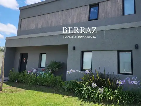 Casa Venta 4 Dormitorios Barrio Santa Elisa Lote de 550 m2 Pilar del Este