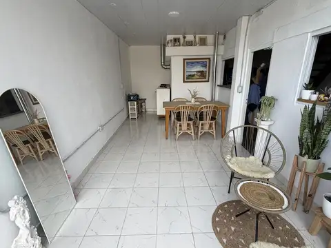 Depto Tipo Casa en Alquiler con 1 cocheras