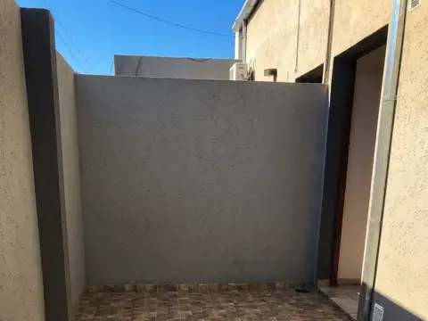 Depto Tipo Casa en Alquiler de 2 ambientes