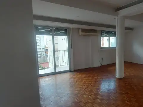 Sarandí 400, Piso 8