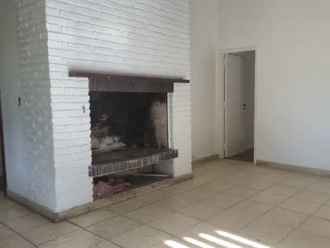 Casa en Venta en Cuba Country Villa De Mayo, USD 275.000