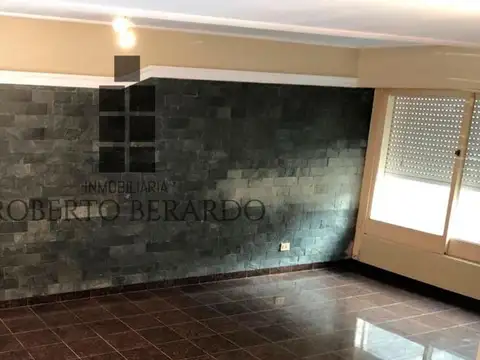 Casa 4 ambientes con 4 baños