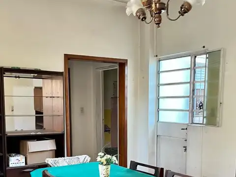 Depto Tipo Casa 4 ambientes con 2 baños
