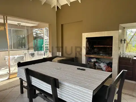 Excelentge Casa en Venta Barrio Talar del Lago I con gran lote y 4 dormitorios