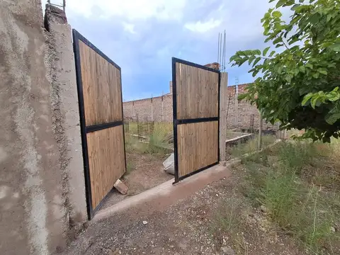 VENTA TERRENO CON PROYECTO DE VIVIENDA, LAS HERAS
