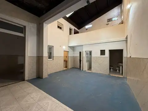 VENTA - PH - CABALLITO - EN EL CORAZON DE CABALLITO CON TERRAZA Y FLEXIBILIDAD PARA REDISEÑAR