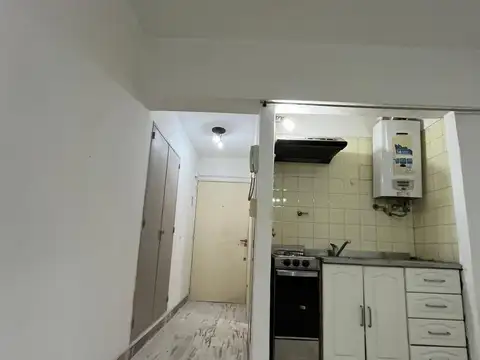 Alquiler en Monserrat  Monoambiente ideal para estudiantes de 1 Ambiente Lateral en Piso 6°