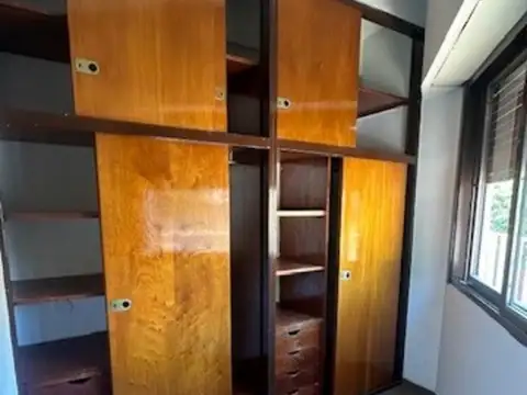 CASA EN ESQUINA, 9.17 X 11 MTS APROX, 150 MTS2 APROX EN DOS PLANTAS Y OPCION POSIBLE TERRAZA