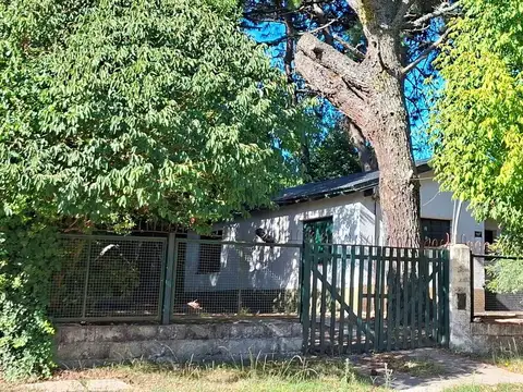 Casa en VENTA en Villa Gesell amplio Lote Propio