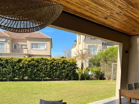 Casa en Venta de 4 dormitorios