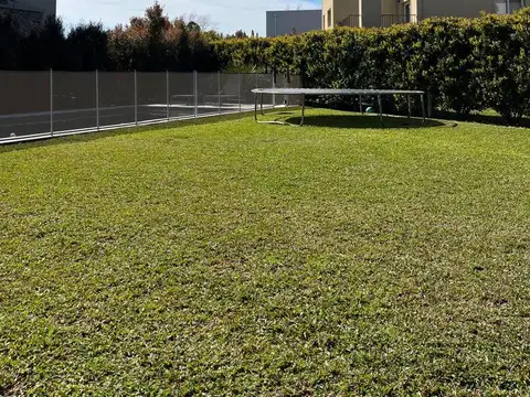 Casa en Venta en barrio Ayres Plaza, lote central, 4 dormitorio, 4 baños, excelente opcion