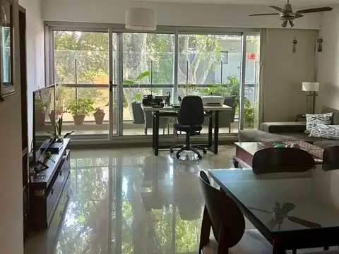 VENTA HERMOSO  SEMIPISO AL FRENTE 3 AMB, COCHERA, PATIO, BAULERA Y AMPLIO BALCON ATERRAZADO EN DEVOTO