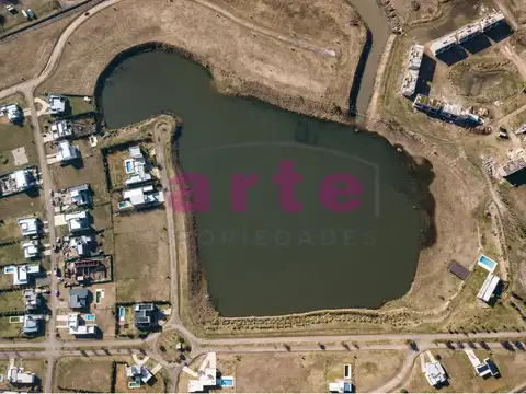 Terreno central en  venta en barrio cerrado los juncos J12