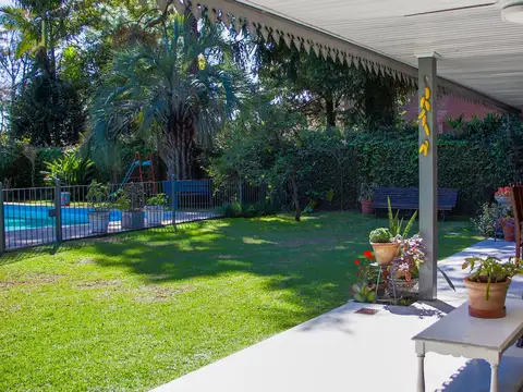 Casa IMPECABLE  en  Santa Rita