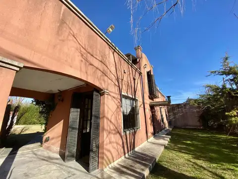 Casa 5 ambientes con 2 baños
