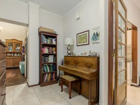 Casa 5 ambientes con 2 baños