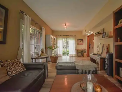 Casa en Venta en Solar Del Bosque, USD 230.000
