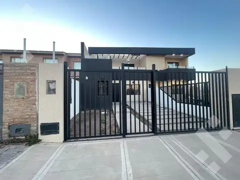 ALQUILER DÚPLEX | 3 DORMITORIOS | BARRIO JORGE NEWBERY | CIPOLLETTI