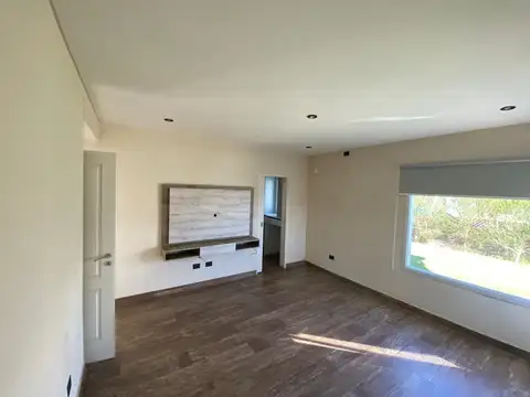 Casa Quinta  en Alquiler en Santa Lucia, Pilar del Este, Pilar