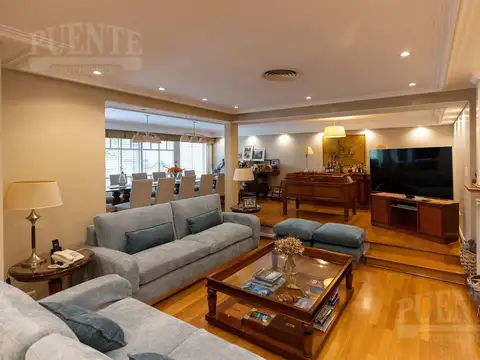 Casa 8 ambientes con 5 baños