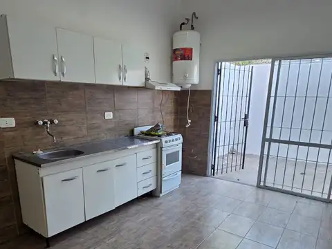 Casa en Alquiler con 1 cochera