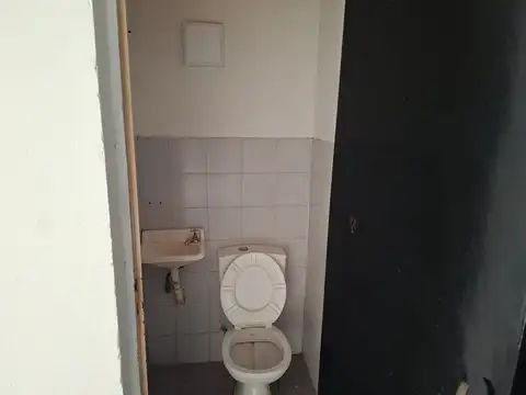 Local en Alquiler en Villa Gobernador Galvez, $ 370.000