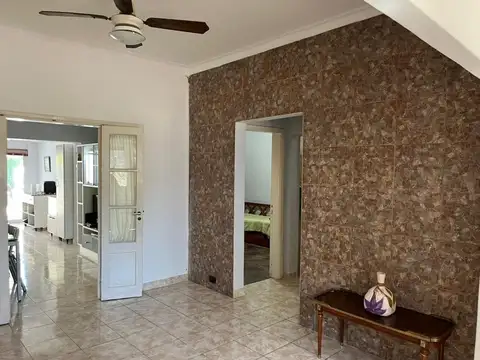Depto Tipo Casa 4 ambientes con 2 baños