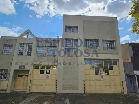 V. LYNCH - GALPÓN 1350 m2 c/GAS F. MÓTRIZ T3 - Z/IND.TEC