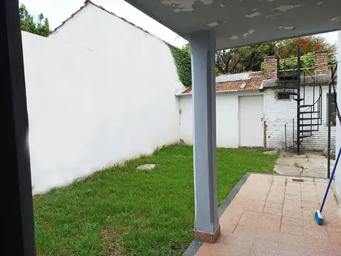 Depto Tipo Casa 4 ambientes con 2 baños