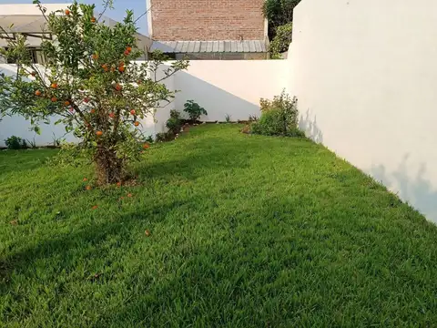 Depto Tipo Casa 4 ambientes con 2 baños