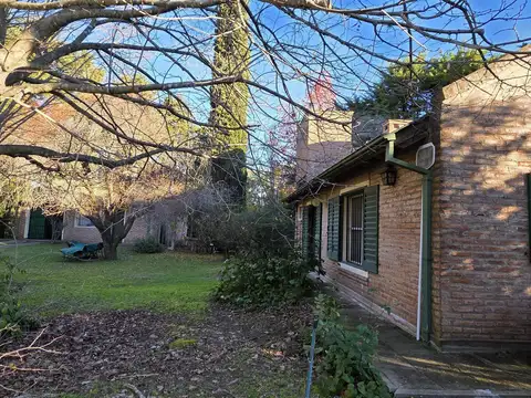 Casa en venta, Casuarinas, S/ Expensas,  Lujan - 4 Ambientes