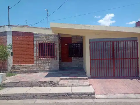 VENTA CASA 2 DORMITORIOS PATIO COCHERA GUAYMALLEN