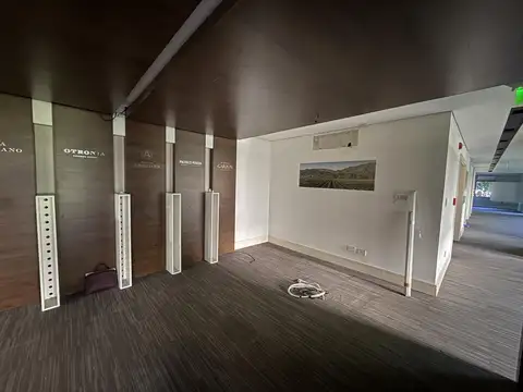 Oficina en venta en Lomas de San Isidro con cocheras