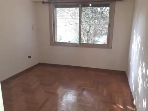 Depto Tipo Casa en Alquiler 40 años