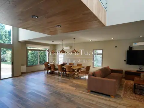 Casa 4 ambientes con 3 baños