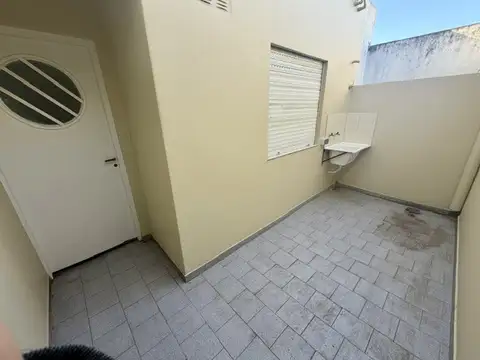 Presidente Juan Domingo Perón 900, Piso 2