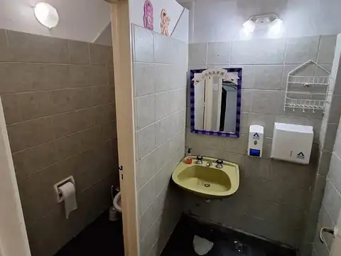 Local en Alquiler en Villa Real, $ 2.250.000