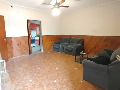 Casa 3 ambientes con 2 baños