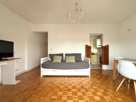 Departamento en Alquiler en Belgrano C, $ 650.000