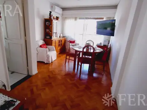 Venta departamento 3 ambientes con balcón en Avellaneda