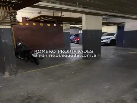 Cochera en Venta, Bajo Edificio, Rampa Fija, Porton Automatico, La Plata