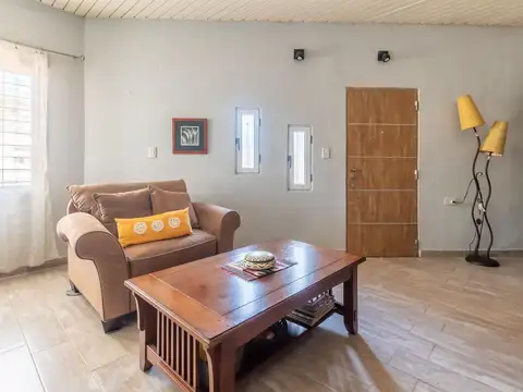 Depto Tipo Casa 3 ambientes con 2 baños