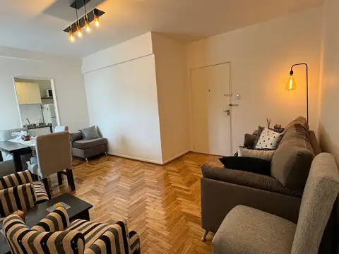 Departamento de 2 ambientes AMOBLADO en Villa Urquiza, plena zona comercial!