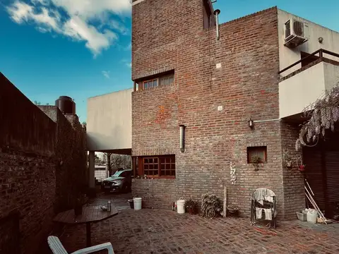 Casa 5 ambientes con 1 baño