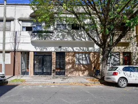 Depto Tipo Casa 6 ambientes con 2 baños