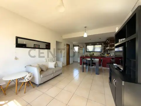 Triplex en venta en Los Hornos de 2 dormitorios  terraza/quincho APTO BANCO