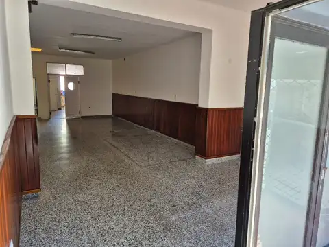 Local en Alquiler 56 años