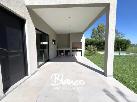 Pilar del Este - Santa Elena 100