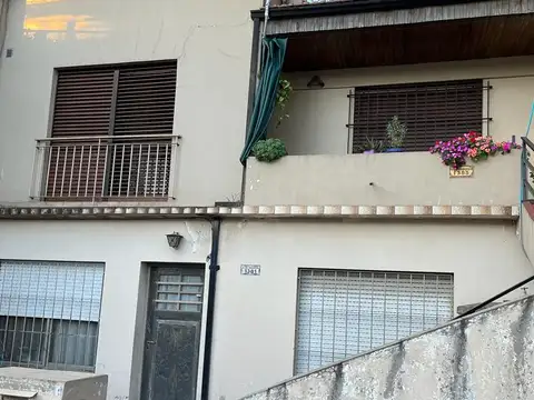 2 PROPIEDADES, VENTA EN BLOCK, de 3 AMBIENTES CADA UNA.