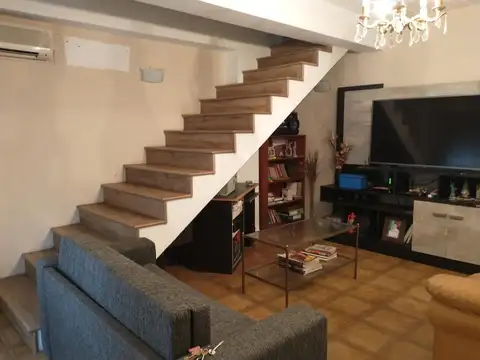 Lara 1300, Piso PB